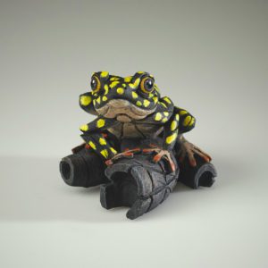 Edge Sculpture - African Frog (Yellow Spot)